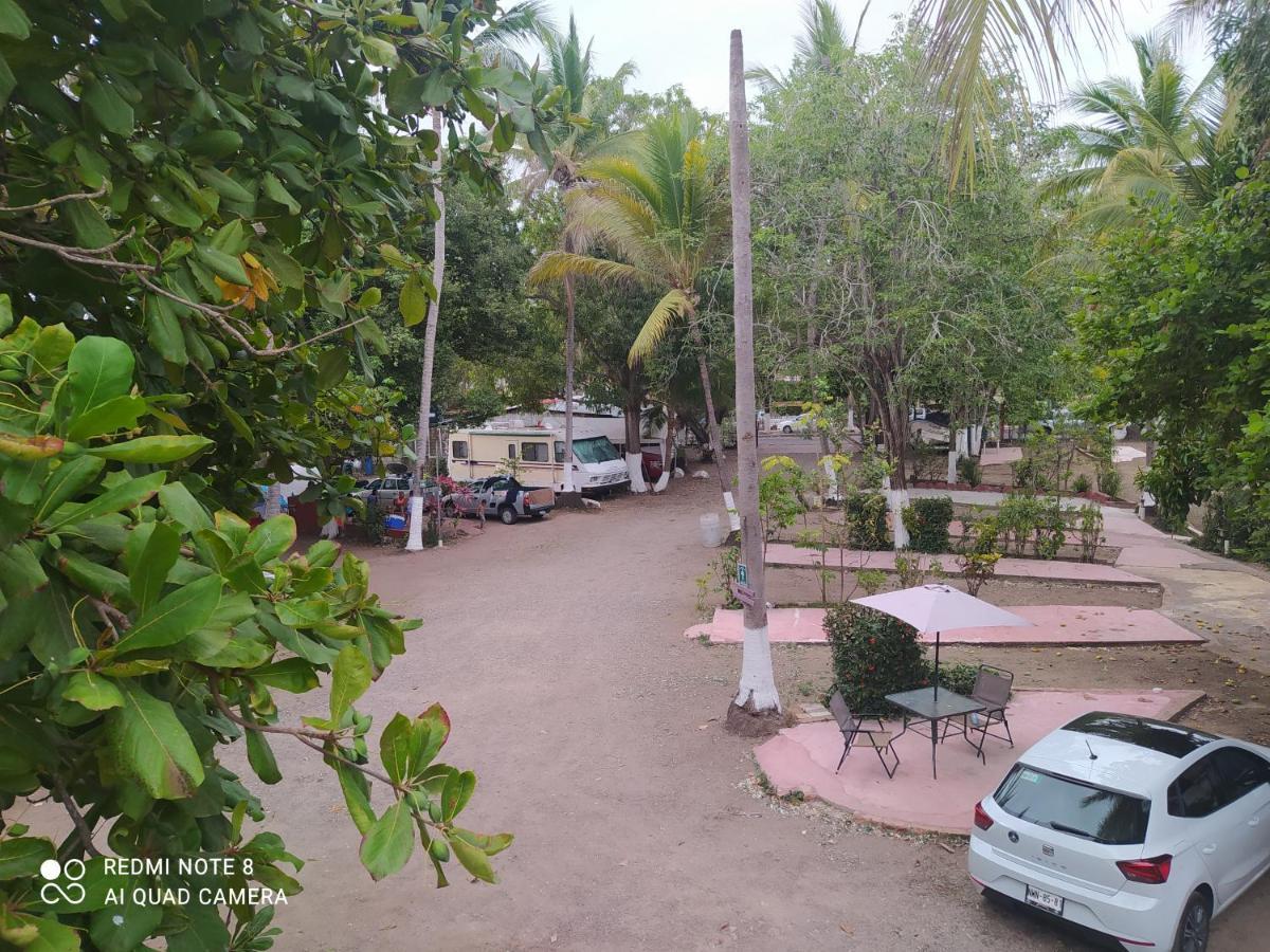 Hotel Delias Trailer Park à Rincón de Guayabitos Extérieur photo